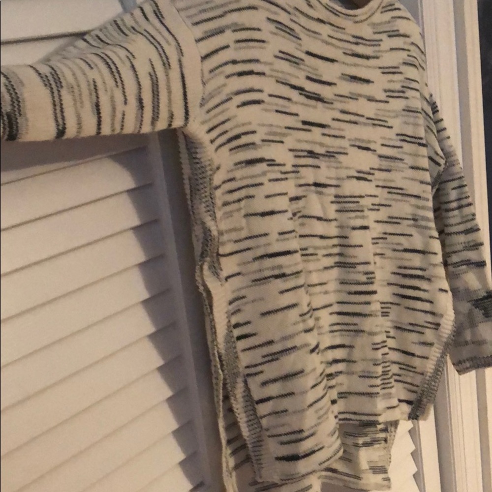 H&M Sweater - Picture 2 of 2